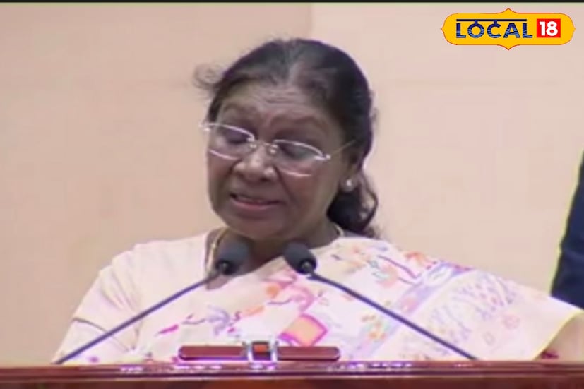 ভারতের রাষ্ট্রপতি দৌপ্রদী মুর্মু র কাছ থেকে নিজের অসামান্য কৃতিত্বের জন্য পেলেন রাষ্ট্রপতি পুরস্কার, এই খবর বাড়িতে আসতেই পরিবার সহ হুগলি জেলা জুড়ে গর্বিত এখন সকলেই।