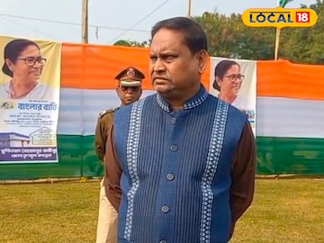 বহরমপুর স্টেডিয়ামে মাঠে হুমায়ুন কবির 