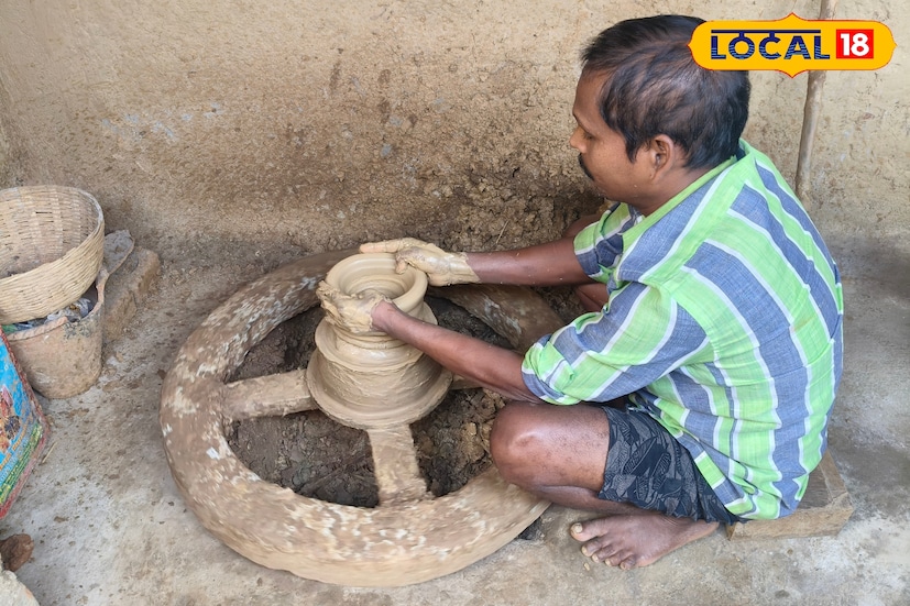 ন'পাড়া গ্রামের প্রায় প্রতিটি কুম্ভকার পরিবারই রাতদিন এক করে মাটির নানা সামগ্রী তৈরি করে তা বাজারে বিক্রি করে সংসার চালাচ্ছেন। কঠোর পরিশ্রম, ঐতিহ্যের প্রতি টান এবং শিল্পের প্রতি ভালবাসাই তাঁদের এগিয়ে যাওয়ার প্রেরণা।