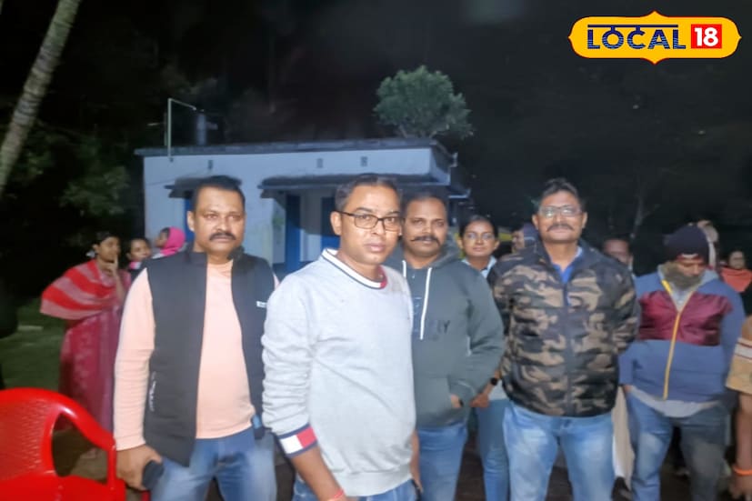 রিমঝিমের মামার বাড়ির লোকজন অনেক জায়গায় খোঁজাখুঁজি করেও তাঁর কোনও সন্ধান পায়নি। শেষমেষ জয়নগর থানার দারস্থ হয় তাঁরা। নিখোঁজের লিখিত অভিযোগের ভিত্তিতে তদন্তে নামে জয়নগর থানার পুলিশ। 