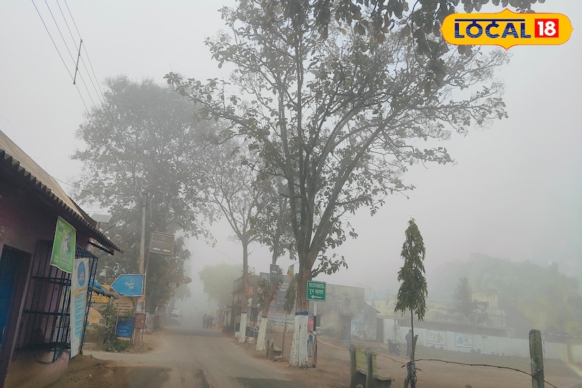 *দক্ষিণের অন্যান্য জেলাগুলির পাশাপাশি জেলা পুরুলিয়াতেও শীতের প্রভাব দেখা দিয়েছে। সকাল থেকে কুয়াশা চাদরে ঢাকছে গোটা জেলা। বেলা বাড়তে রোদের দেখা মিলছে। ক্রমাগতই হচ্ছে আবহাওয়ার পরিবর্তন।