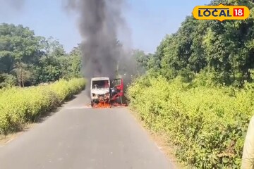 পাটকাপাড়ার রাস্তায় স্কুল ভ্যানে দেখা গেল আগুন! গাড়ি চালকের বুদ্ধিতে প্রাণরক্ষা পড়ুয়াদের!