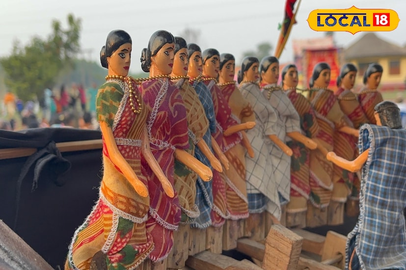 আদিবাসী নারীদের নাচের পোশাক যেমন হয়, একই ঢঙে পুতুলগুলো সাজানো হয়। একটি পায়াওয়ালা কাঠের উপর বাঁশের মাচা তৈরি করে মঞ্চ বানানো হয়। উপরে গোলাকার ছাউনি এবং চারদিকে লাল চাদরে ঢাকা থাকে, যা নাচের সময় সরিয়ে দেওয়া হয়।