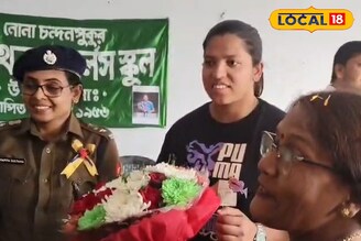 ব্যারাকপুরের স্কুলে হঠাৎই বিশ্বকাপজয়ী ক্রিকেটার রিচা ঘোষ,খুশি পড়ুয়া থেকে শিক্ষক