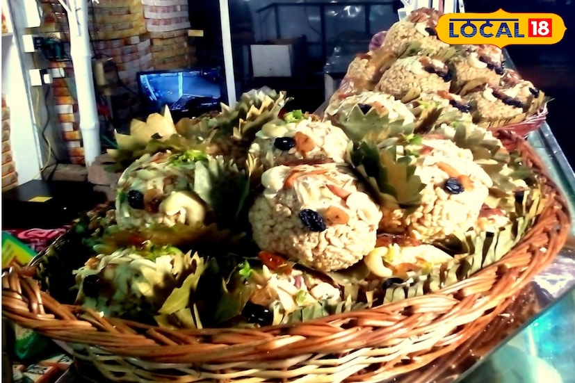 এই সাফল্য দেখেই হোম ডেলিভারির উদ্যোগ নেয় দফতর। সরকারের এই উদ্যোগের ফলে জয়নগরের মোয়া প্রস্তুতকারক স্বনির্ভর গোষ্ঠীগুলি লাভবান হবে বলে অনেকের ধারনা। জানা গিয়েছে, একটি প্যাকেটে থাকছে ১০টি করে মোয়া। ক'প্যাকেট চাই তা ফোনে বা হোয়াটসঅ্যাপে অর্ডার দিলে ডেলিভারি করে দেওয়া হবে। 