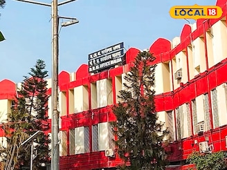 ফেলে দেওয়া 'জিনিস' বেচেই লক্ষ্মী লাভ! কোটি কোটি টাকা আয় করল মালদহ রেল ডিভিশন