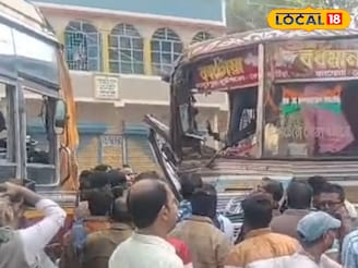 'আচমকাই টোটোর জন্যই...', বর্ধমান-কাটোয়া রোডে ভয়ঙ্কর বাস দুর্ঘটনা, মুখোমুখি সংঘর্ষে আহত ১২