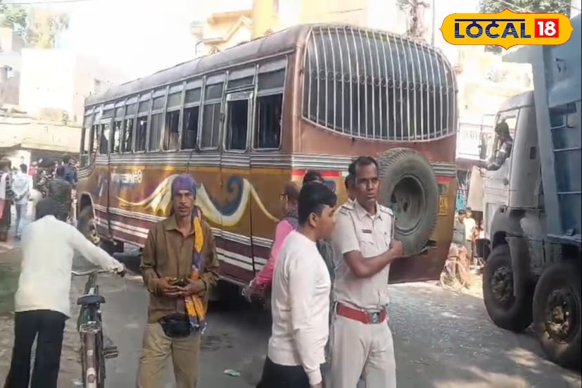 *বাসযাত্রী খাদিজা খাতুন বলেন, আমার ভাই ৪-৫ দিন বর্ধমান মেডিক্যালে ভর্তি। আজকে চেকাপের ডেট ছিল বর্ধমান গিয়েছিলাম। বাড়ি ফেরার পথে ভাতার বাজারের কাছে হঠাৎই বাসটি দুর্ঘটনার কবলে পড়ে। ফোনে কথা বলছিলাম কিছু বুঝে ওঠার আগেই কী হয়ে গেল! বেশ কয়েকজন আহত হয়েছে, আমিও আহত হয়েছি।