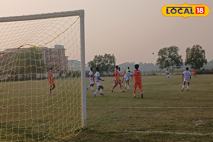 প্রথম অর্ধে কয়েক মিনিটের মধ্যেই এক গোলে এগিয়ে যায় গঙ্গাধরপুর কেইউসিটি। এরপর প্রথম অর্ধের শেষদিকে সমতায় ফেরে ইন্ডিয়া যুব ফুটবল দল। দ্বিতীয় অর্ধের শুরুতে আবারও গোল দিয়ে ২-১ গোলে এগিয়ে যায় গঙ্গাধরপুর কেইউসিটি। এই ফলাফলেই ম্যাচ সমাপ্ত হয় এদিন। অনূর্ধ্ব ১৮ এলিট ২০২৫-২৬ জোনাল রাউন্ড গ্রুপ এইচ টুর্নামেন্টে কেইউ সিটি তাদের তৃতীয় ম্যাচে জয়ের স্বাদ পায়। কলকাতার ইস্টবেঙ্গল, ওড়িশা সহ মোট ৮টি দল অংশগ্রহণ করেছে। ১৪ টি করে ম্যাচ খেলবে প্রত্যেক দল।