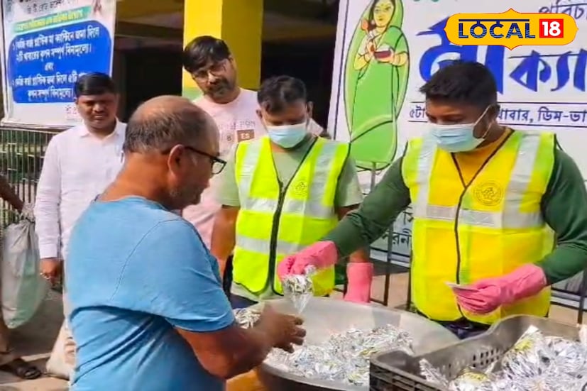 বর্জ্য প্লাস্টিকের বিনিময়ে বিনামূল্যে খাবার দেওয়া হবে মা ক্যান্টিনে। ভদ্রেশ্বরে জুটমিল কলোনি-সহ বিভিন্ন বস্তি এলাকা রয়েছে। তাছাড়া বহু মানুষ রাস্তা ঘাটে ও বাড়ির পাশে যততত্র প্লাস্টিক ফেলে দেয়। তাই শহরকে প্লাস্টিক মুক্ত করতে এই উদ্যোগ নেওয়া হয়েছে। বর্জ্য প্লাস্টিকের বিনিময়ে বিনামূল্যে খাবার দেওয়া হবে মা ক্যান্টিনে। ভদ্রেশ্বরে জুটমিল কলোনি-সহ বিভিন্ন বস্তি এলাকা রয়েছে। তাছাড়া বহু মানুষ রাস্তা ঘাটে ও বাড়ির পাশে যততত্র প্লাস্টিক ফেলে দেয়। তাই শহরকে প্লাস্টিক মুক্ত করতে এই উদ্যোগ নেওয়া হয়েছে।