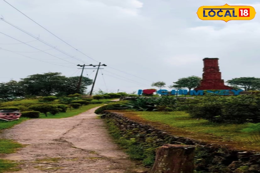 *কার্শিয়ংঃ কার্শিয়ং থেকে মাত্র ১১ কিলোমিটার দূরে পাহাড়ি উঁচু পথে পৌঁছে যাওয়া যায় নিস্তব্ধ ও মনোরম গ্রাম চিমেনি বা চিমনি। শতবর্ষ প্রাচীন একটি বিশাল চিমনিকে কেন্দ্র করেই গ্রামের নামকরণ। প্রথম বিশ্বযুদ্ধের সময় ব্রিটিশদের তৈরি সেই ২৪ ফুট উঁচু চিমনি আজও পর্যটকদের কাছে প্রধান আকর্ষণ।