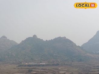 হু হু করে ঠান্ডা হাওয়া ঢুকছে, হাড়ে হাড়ে লেগে যাচ্ছে জেলায়-জেলায়,রইল কুয়াশা ঢাকা জেলা