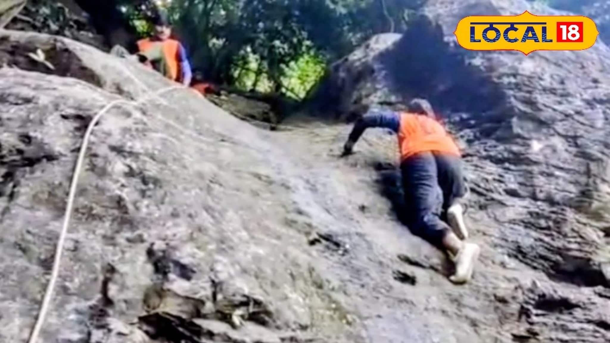 Rock Climbing at Susunia Hill: শুশুনিয়ায় ফের শুরু রক ক্লাইম্বিং প্রশিক্ষণ, ভিড় বাড়ছে অ্যাডভেঞ্চারপ্রেমীদের! র‍্যাপেলিং থেকে নট বাঁধা চলছে শৈলারোহনের দক্ষতা পাঠ