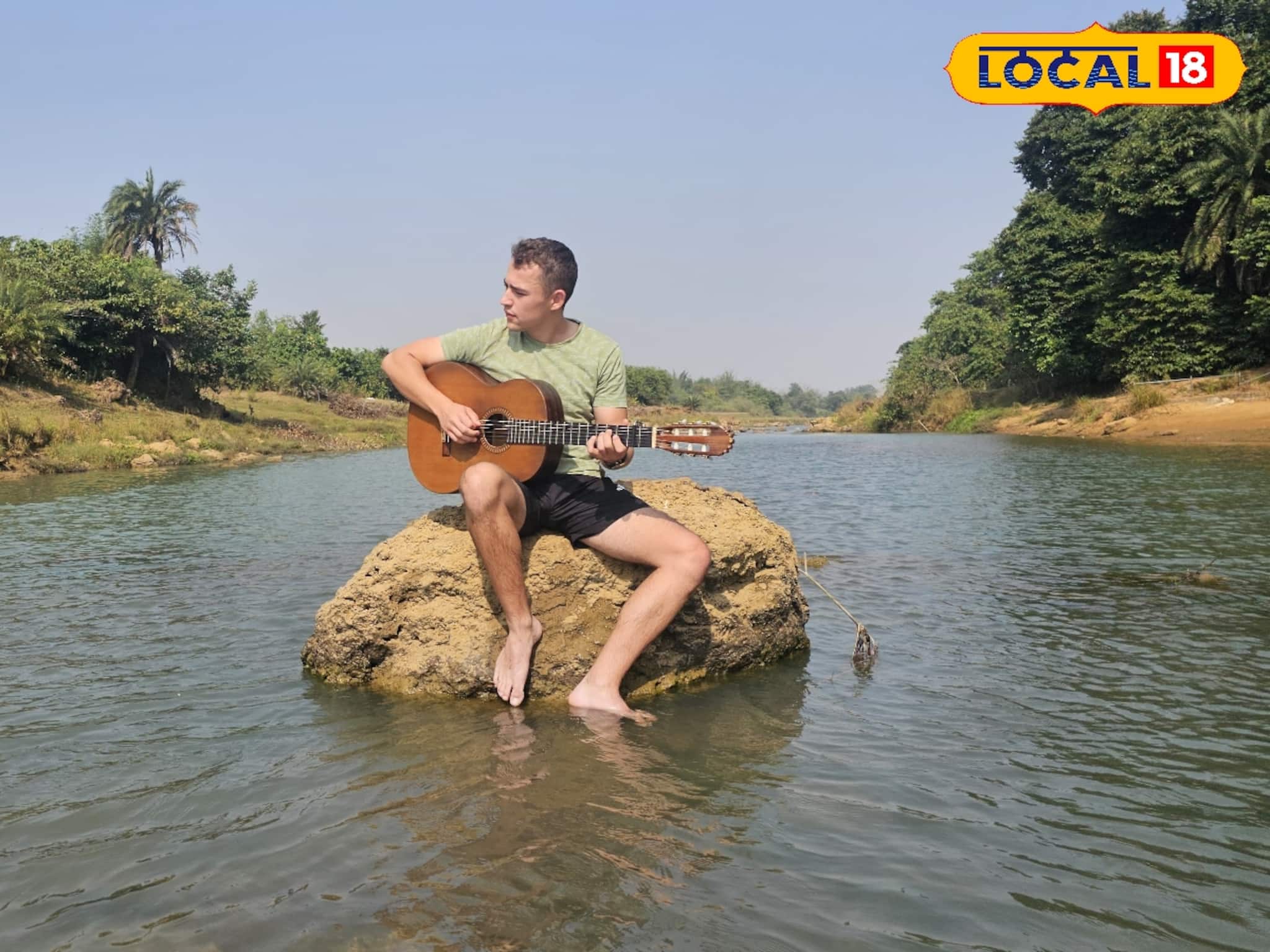 Jhargram News: জঙ্গলমহল চষে বেড়ালেন অস্ট্রেলিয়ান যুবক, লেকে বসে গাইলেন গান! চিনুন ১৯ বছর বয়সের এই ছেলেকে