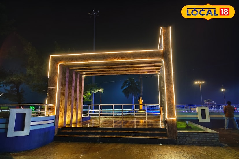 এবার প্রথমবার দিঘায় সমুদ্রের উপর আতশবাজি প্রদর্শনী হবে। বিদেশের মতোই হবে আয়োজন। দুটি জলযান থাকবে সমুদ্রে। একটি ওল্ড দিঘায়। অন্যটি নিউ দিঘায়। ৩১ ডিসেম্বর রাত ১২টা বাজতেই শুরু হবে আতশবাজি প্রদর্শনী। আকাশ রঙিন আলোয় ভরে উঠবে। সমুদ্রপাড়েও চলবে আতশবাজির খেলা। পর্যটকদের জন্য এটি হবে স্মরণীয় মুহূর্ত। প্রশ্ন-উত্তর উপর জানানো হয়েছে, পর্যটকদের ভিড় সামলাতে বিশেষ নিরাপত্তা ব্যবস্থা নেওয়া হয়েছে।