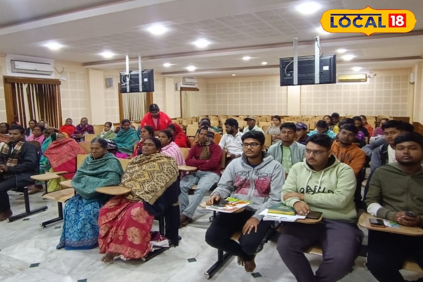 এদিনের অনুষ্ঠানে উপস্থিত ছিলেন দক্ষিণ ২৪ পরগনার বিভিন্ন ব্লকের প্রায় ৫০ জন কৃষক বন্ধু ও মেয়েরা, সঙ্গে ছিলেন প্রায় ২৫ জন ছাত্র ছাত্রী। এদিনের অনুষ্ঠানের শুরুতে এই কর্মসূচির উদ্দেশ্য ও গুরুত্ব নিয়ে স্বাগত ভাষণ দেন কৃষি বিজ্ঞান কেন্দ্রের বরিষ্ঠ বিজ্ঞানী ও প্রধান।