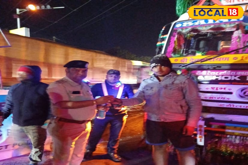 গাড়ির উইন্ডস্ক্রিন ও হেডলাইট পরিষ্কার রাখতে হবে। গাড়িতে প্রথমিক চিকিৎসার সামগ্রী ও জরুরি জিনিস রাখতে হবে। নিজেকে হাইড্রেটেড রাখতে হবে এবং ক্লান্তি এড়াতে মাঝে মাঝে বিশ্রাম নিতে হবে। 