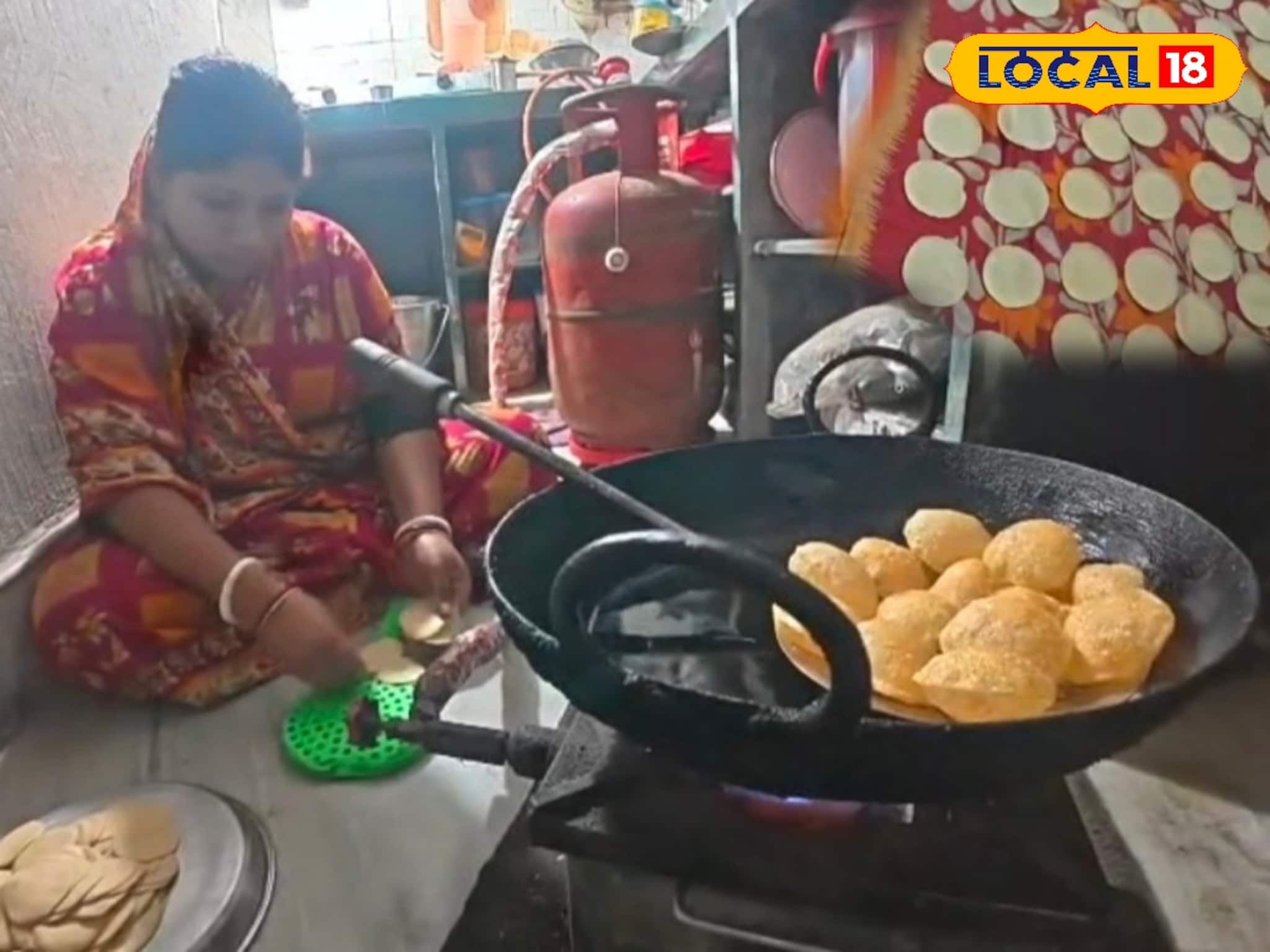 ফুচকা বেলে বদলে দিলেন নিজের জীবন, গৃহবধূ থেকে স্বনির্ভর উদ্যোক্তা সঞ্চিতা