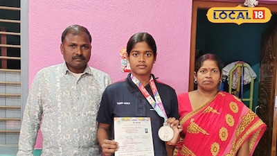 সিলভার জয়ী অনন্যা রায় ও পরিবারের সদস্যরা