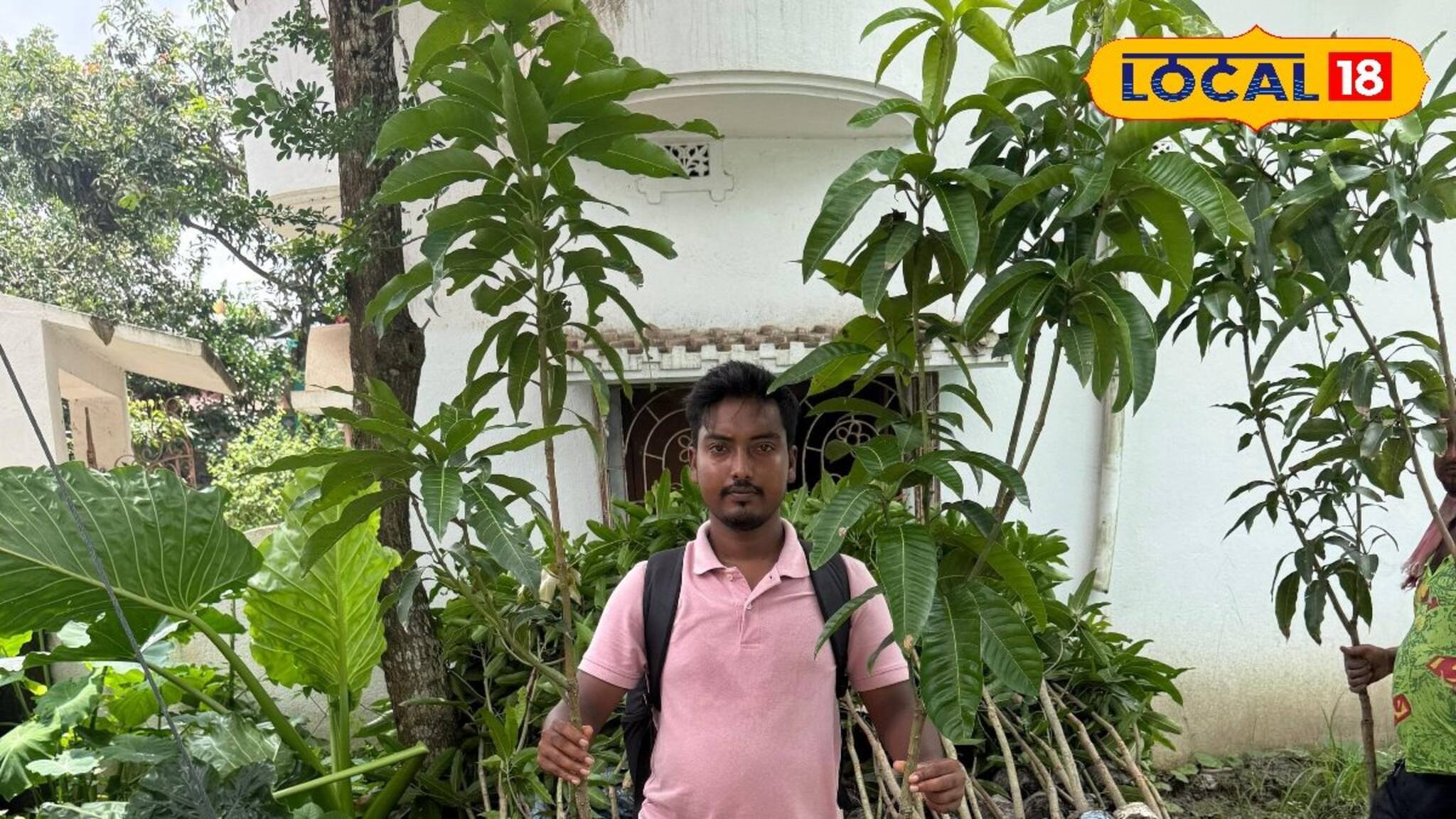 নার্সারি থেকে ই-কমার্স, সারবিহীন ও রাসায়নিক মুক্ত ফল বিক্রি করে বড় ‘লক্ষ্মীলাভ’ শাহরুখের