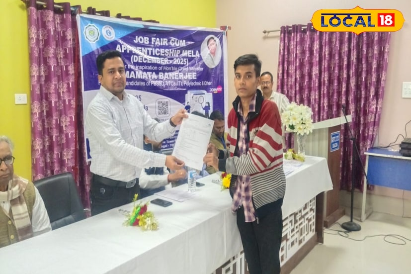 রাজ্য-সহ ভিন রাজ্যের বিভিন্ন নামিদামি প্রযুক্তিক কোম্পানিতে চাকরির জন্য রাজ্য সরকারের রোজগার পোর্টালের মাধ্যমে আবেদন করেন শতাধিক চাকরি প্রার্থীরা। প্রযুক্তিক বিভিন্ন নামিদামি কোম্পানিতে ১০ হাজার থেকে ৩০ হাজার টাকা মাসিক বেতনের চাকরি জন্য নিয়োগ করা হয় চাকরি প্রার্থীদের। (ছবি ও তথ্য: জিএম মোমিন)