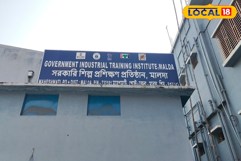 আইটিআই, পলিটেকনিক, ভিটিসি, পিবিএসএসডি ইত্যাদি শিক্ষা প্রতিষ্ঠান থেকে বেরিয়ে আসা টেকনিক্যাল ও কারিগরি শিক্ষাগত যোগ্যতা অর্জনকারী পড়ুয়ারা অংশগ্রহণ করেন এই চাকরি মেলায়। রাজ্য সরকারের রোজগার পোর্টালে আগাম আবেদন প্রক্রিয়ার মাধ্যমে এদিনের চাকরি মেলার ইন্টারভিউ প্রক্রিয়ায় অংশগ্রহণ করেন চাকরিপ্রার্থীরা।