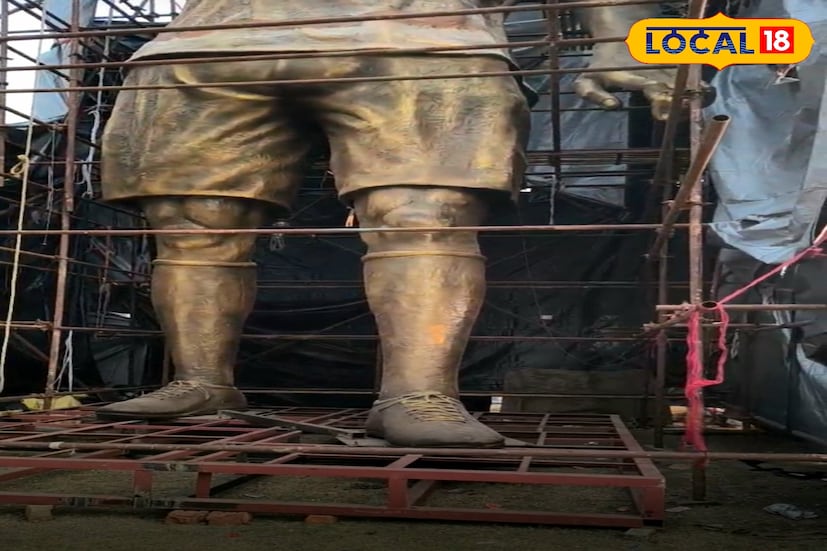 যুদ্ধকালীন তৎপরতায় মাত্র কিছুদিন সময়ের মধ্যেই প্রায় ৩০ জন শিল্পীর চেষ্টায় রুপ দেওয়া হয়েছে এই বিশ্ব বিখ্যাত ফুটবল খেলোয়াড়ের মর্তিটির