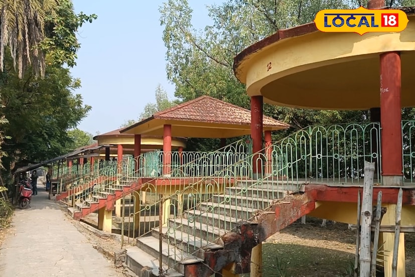 স্থানীয় ব্যবসায়ীরাও লাভবান হয়। চা, ফুচকা, বাদাম, জুস থেকে শুরু করে নানা ধরনের খাবার পাওয়া যাচ্ছে। ফলে এলাকায় এক প্রাণবন্ত পরিবেশ তৈরি হয়েছে। পর্যটকদের নিরাপত্তা ও পরিচ্ছন্নতার দিকেও নজর রাখছে স্থানীয় প্রশাসন ও স্বেচ্ছাসেবীরা।