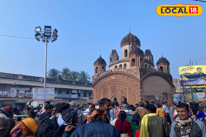 সুদীপ্ত গড়াই, ইলামবাজার, বীরভূম: পৌষ সংক্রান্তি উপলক্ষে এ বছরও বীরভূমের জয়দেব-কেঁদুলিতে আয়োজিত হবে ঐতিহ্যবাহী জয়দেব-কেঁদুলি মেলা। প্রতি বছরের মত লক্ষাধিক পুণ্যার্থীর ভিড় হবে অজয় নদে মকরস্নান ও মেলা দর্শনের উদ্দেশে। এ বার মেলা হবে ১৩ থেকে ১৭ জানুয়ারি, একদিন বাড়িয়ে পাঁচ দিনের আয়োজন।
