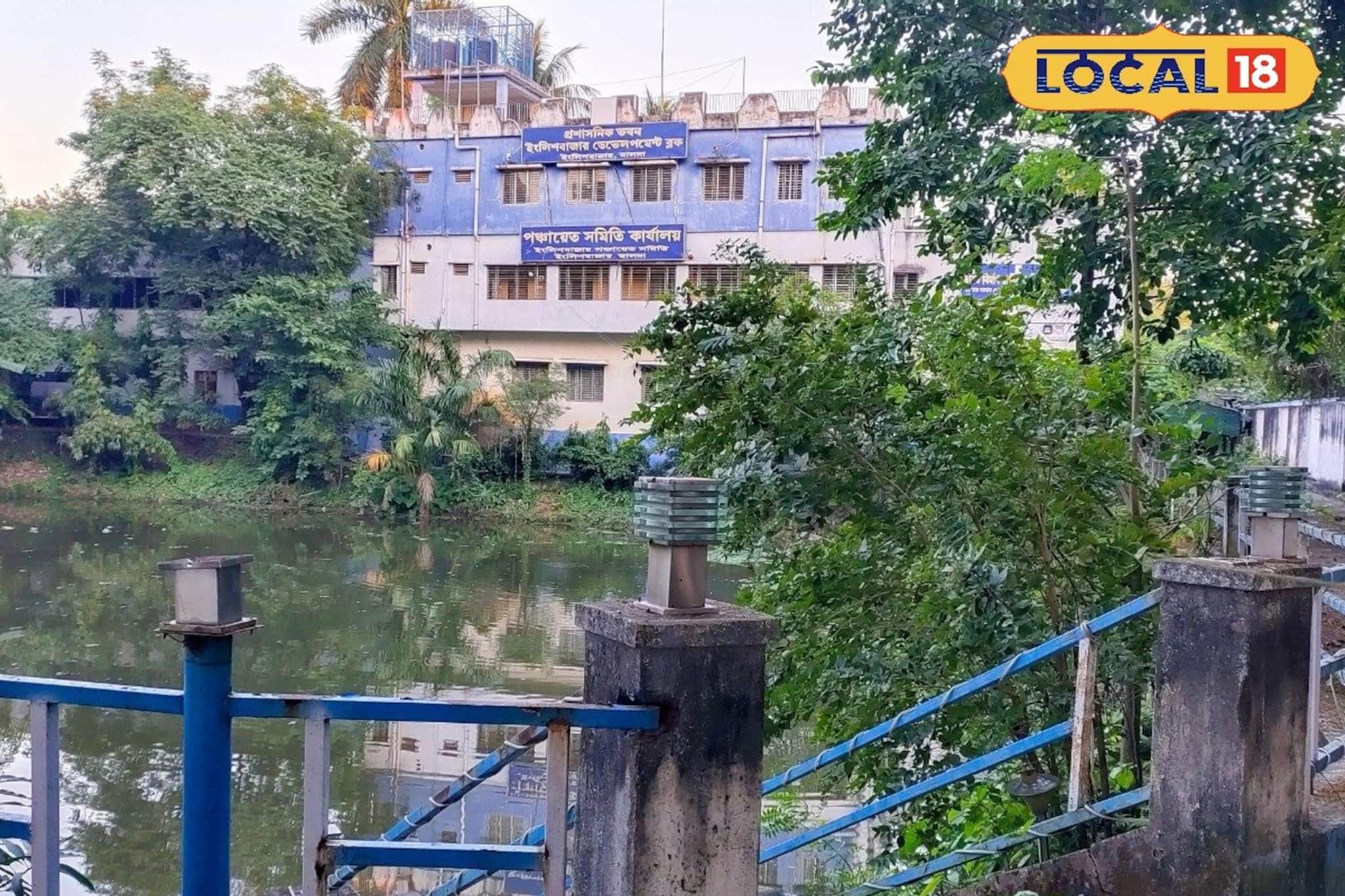 সুদূর ইংল্যাণ্ড থেকে এসেছিল অর্থ, মহারানি ভিক্টোরিয়ার স্মৃতি বিজড়িত পুকুর আজও অক্ষত সুদূর ইংল্যাণ্ড থেকে এসেছিল অর্থ, মহারানি ভিক্টোরিয়ার স্মৃতি বিজড়িত পুকুর আজও অক্ষত