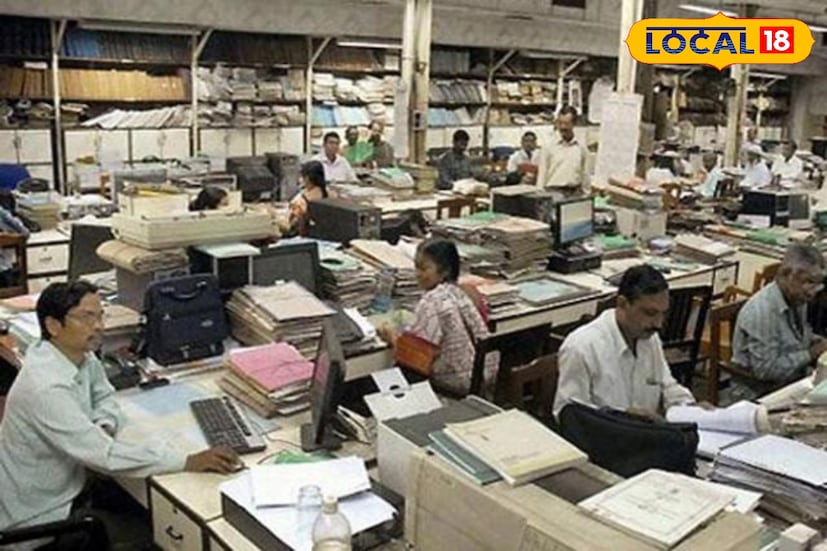 অবসরের পরেও চাকরির সুযোগ। ওয়াক ইন ইন্টারভিউ-এর মধ্যে দিয়ে নিয়োগ করা হবে অবসরপ্রাপ্ত এই সকল কর্মীদের। নিযুক্ত ব্যক্তিদের মধ্যে একজনকে মহকুমা শাসক কার্যালয় এবং অন্যদের ব্লক অফিসগুলোতে নিযুক্ত করা হবে।(ছবি ও তথ্য: রঞ্জন চন্দ)