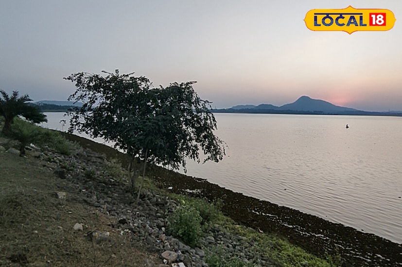 *এই মুহূর্তে নতুন করে আর নিম্নচাপের প্রভাব নেই। শীতের অনুভূতি বেশি থাকবে দক্ষিণবঙ্গে। শীতের আমেজ চেটেপুটে উপভোগ করবে দক্ষিণ বঙ্গবাসী। ‌ জেলা পুরুলিয়াতেও শীতের প্রভাব দেখা যাবে অনেকখানি।