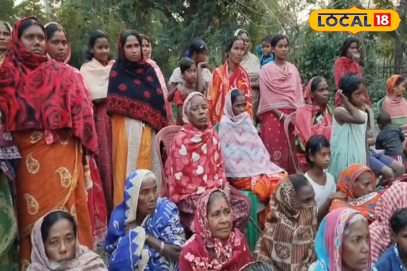 উত্তর ২৪ পরগনার সুন্দরবন এলাকার কোটাবাড়ি ও আমবেড়িয়া অঞ্চলে আদিবাসী মহিলাদের স্বাস্থ্য সচেতনতা বাড়াতে এক বিশেষ কর্মশালার আয়োজন করল স্বেচ্ছাসেবী সংস্থা সন্দেশখালী মা সারদা উইমেন অ্যান্ড রুরাল ওয়েলফেয়ার সোসাইটি। এদিনের এই শিবিরে উপস্থিত মহিলাদের ব্যক্তিগত স্বাস্থ্যবিধি সম্পর্কে বিশদে আলোচনা করা হয়। বিশেষ করে ঋতুস্রাব চলাকালীন পরিচ্ছন্ন থাকার বিষয়ে আলোকপাত করা হয়। (ছবি ও তথ্য: জুলফিকার মোল্যা) উত্তর ২৪ পরগনার সুন্দরবন এলাকার কোটাবাড়ি ও আমবেড়িয়া অঞ্চলে আদিবাসী মহিলাদের স্বাস্থ্য সচেতনতা বাড়াতে এক বিশেষ কর্মশালার আয়োজন করল স্বেচ্ছাসেবী সংস্থা সন্দেশখালী মা সারদা উইমেন অ্যান্ড রুরাল ওয়েলফেয়ার সোসাইটি। এদিনের এই শিবিরে উপস্থিত মহিলাদের ব্যক্তিগত স্বাস্থ্যবিধি সম্পর্কে বিশদে আলোচনা করা হয়। বিশেষ করে ঋতুস্রাব চলাকালীন পরিচ্ছন্ন থাকার বিষয়ে আলোকপাত করা হয়। (ছবি ও তথ্য: জুলফিকার মোল্যা)