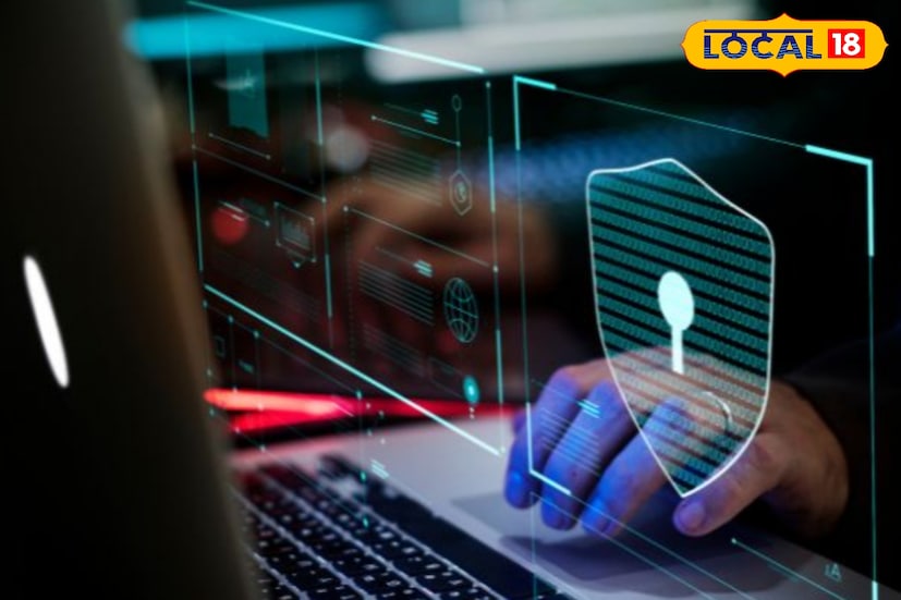 প্রথম যে বিষয়টি নজরে রাখা প্রয়োজন, তা হল হঠাৎ ইন্টারনেট ডেটা খরচ বেড়ে যাওয়া। কম্পিউটার স্বাভাবিকভাবে ব্যবহার না করলেও ব্যাকগ্রাউন্ডে ডেটা দ্রুত শেষ হতে থাকলে ধরে নিতে হবে সিস্টেমে কোনও ম্যালওয়্যার সক্রিয় রয়েছে। এই ধরনের সফটওয়্যার আপনার ব্যক্তিগত তথ্য সংগ্রহ করে অজানা সার্ভারে পাঠিয়ে দেয়।