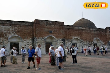 নবাবের জেলায় ব্রিটিশদের আগমন! চষে বেড়াচ্ছেন আনাচে-কানাচে, দেখেশুনে মুচকি হাসছেন ব্যবসায়ীরা নবাবের জেলায় ব্রিটিশদের আগমন! চষে বেড়াচ্ছেন আনাচে-কানাচে, দেখেশুনে মুচকি হাসছেন ব্যবসায়ীরা