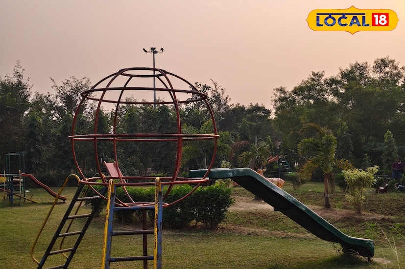 পার্কে ঘুরতে এসে শুভম ঘোষ বলেন,“চন্দ্রকেতু পার্কে প্রাকৃতিক সৌন্দর্য ও শান্ত পরিবেশ সত্যিই মনকে প্রশান্ত করে। এখানে নির্বিঘ্নে কিছু সময় কাটান যায়।”( ছবি ও তথ্য মিজানুর রহমান )