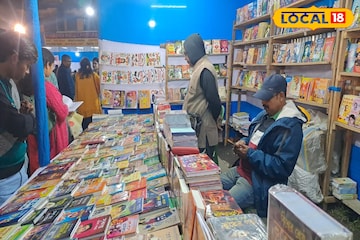 ভেঙে গেল গত বছরের রেকর্ড, লক্ষ লক্ষ টাকার বই বিক্রি জলপাইগুড়ির বইমেলায়! অঙ্কটা চমকপ্রদ ভেঙে গেল গত বছরের রেকর্ড, লক্ষ লক্ষ টাকার বই বিক্রি জলপাইগুড়ির বইমেলায়! অঙ্কটা চমকপ্রদ