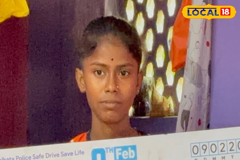 এই দৌড়ের নেশাই তাঁকে এনে দিয়েছে একের পর এক সাফল্য। রাজ্যের নানা প্রান্ত এমনকি ভিনরাজ্য থেকেও দৌড় প্রতিযোগিতায় অংশ নিয়ে ট্রফি, পদক ও সার্টিফিকেট জিতে ফিরেছে মালতী। তাঁর ঘরের এক কোণে আজও সাজানো রয়েছে অগণিত পুরস্কার। তবে আন্তর্জাতিক মঞ্চে খেলার স্বপ্ন এখনও অধরা। কারণ সেই স্বপ্ন পূরণে প্রয়োজন অর্থ, যা তাঁর পরিবারের পক্ষে জোগাড় করা সম্ভব নয়।