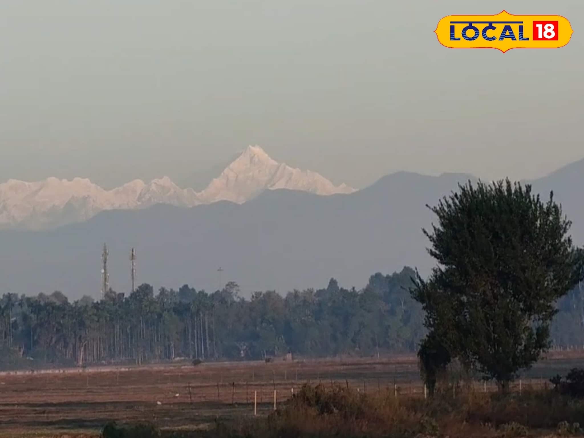 চোখ খুলতেই কাঞ্চনজঙ্ঘা!ডুয়ার্সে আসার পর্যটকদের জন্য বড় প্রাপ্তি,কুয়াশা কাটতেই দারুণ ভিউ চোখ খুলতেই কাঞ্চনজঙ্ঘা!ডুয়ার্সে আসার পর্যটকদের জন্য বড় প্রাপ্তি,কুয়াশা কাটতেই দারুণ ভিউ
