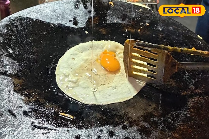 কোটশিলা, পুরুলিয়া, শর্মিষ্ঠা ব্যানার্জি : খাদ্য প্রেমীদের খাবারের নাম শুনলেই জিভে জল আসে। তা সে দুপুরের লাঞ্চ হোক, কিংবা রাতের ডিনার , কিংবা ইভিনিং স্নাক্স। তবে ইভিনিং স্ন্যাকসের প্রতি একটু বেশি আকর্ষণ থাকে সকলের। আর তা যদি হয় একেবারে পকেট ফ্রেন্ডলি দামে তাহলে তো আর কোনও কথাই থাকে না। ‌