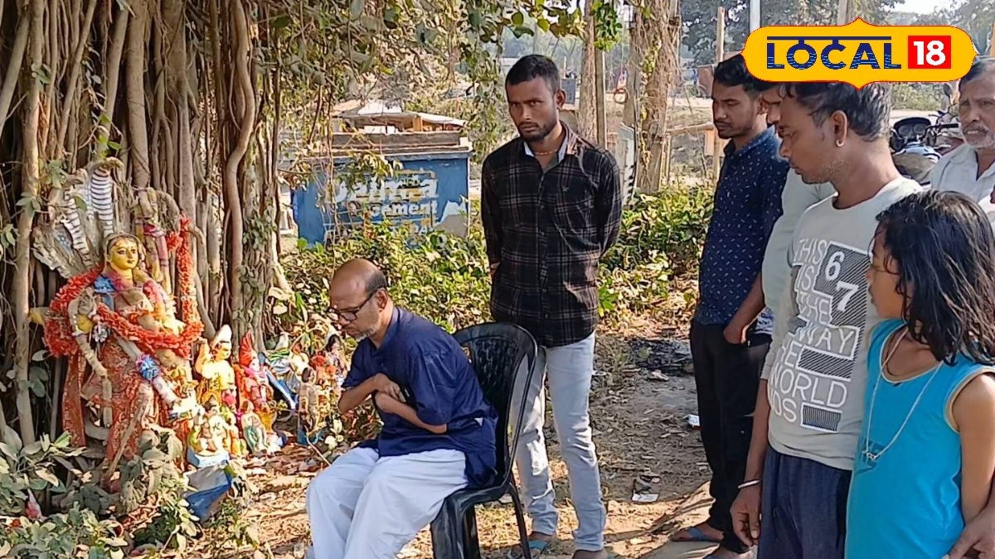 পা দিয়েই তুলির টানে বিশ্ব জয়! অনুপ্রেরণা জোগাচ্ছেন বিশেষভাবে সক্ষম শিল্পী রঞ্জন কুর্মি