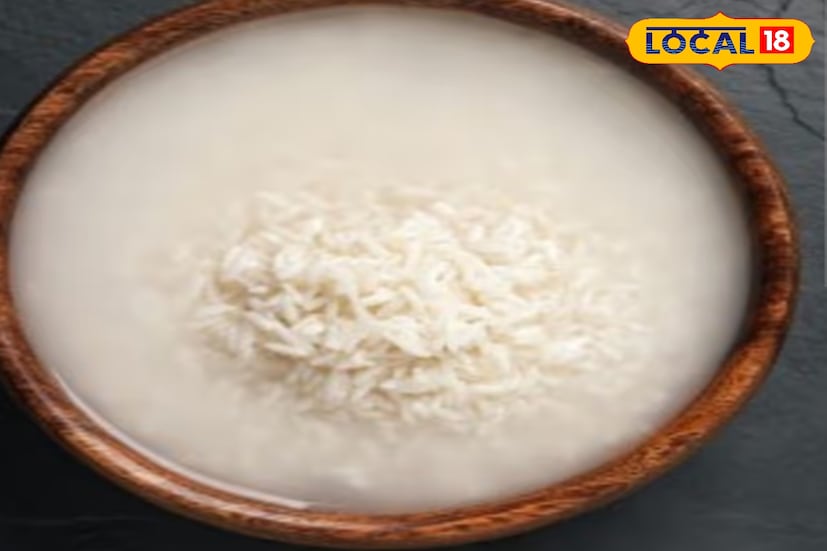 একটা সময় ছিল, যখন তিন বেলা পেট ভরে খাবার জোটানো সহজ ছিল না। সেই সময় বহু মানুষ ভাতের ফ্যান খেয়েই দিনের পর দিন কাটিয়েছেন। আজও এলাকার প্রবীণদের মুখে সেই গল্প শোনা যায়। অথচ আধুনিক জীবনে এসে আমরা ভাতের ফ্যানকে অপ্রয়োজনীয় ভেবে ফেলে দিই। কিন্তু এই ফ্যানেই লুকিয়ে রয়েছে একাধিক স্বাস্থ্যকর গুণ। একটা সময় ছিল, যখন তিন বেলা পেট ভরে খাবার জোটানো সহজ ছিল না। সেই সময় বহু মানুষ ভাতের ফ্যান খেয়েই দিনের পর দিন কাটিয়েছেন। আজও এলাকার প্রবীণদের মুখে সেই গল্প শোনা যায়। অথচ আধুনিক জীবনে এসে আমরা ভাতের ফ্যানকে অপ্রয়োজনীয় ভেবে ফেলে দিই। কিন্তু এই ফ্যানেই লুকিয়ে রয়েছে একাধিক স্বাস্থ্যকর গুণ।