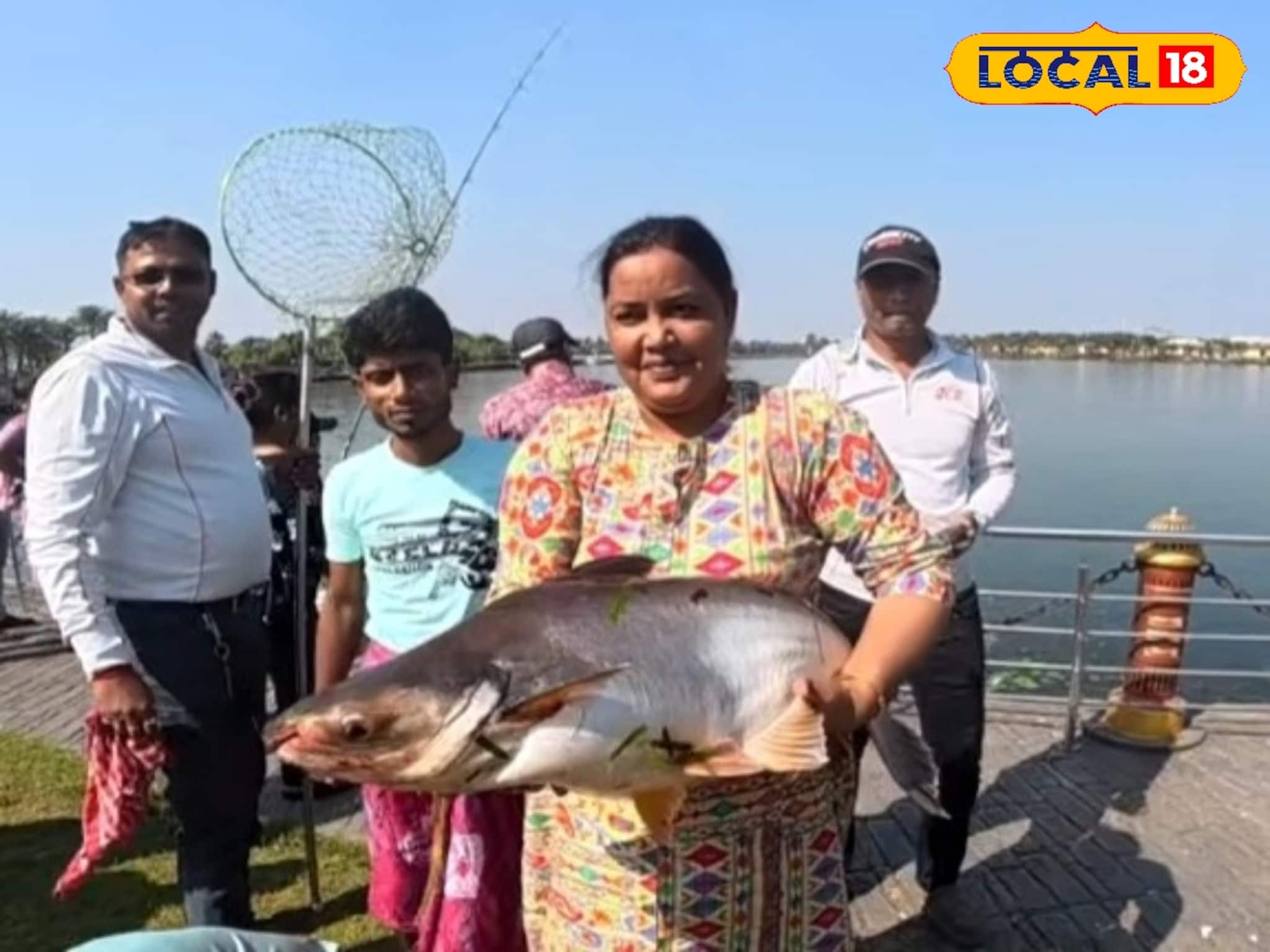 নিউটাউন ইকো পার্কে বং লেডি অ্যাংলার্স ফিশিং কম্পিটিশন, হুইলে উঠল এত বড় মাছ! নিউটাউন ইকো পার্কে বং লেডি অ্যাংলার্স ফিশিং কম্পিটিশন, হুইলে উঠল এত বড় মাছ!