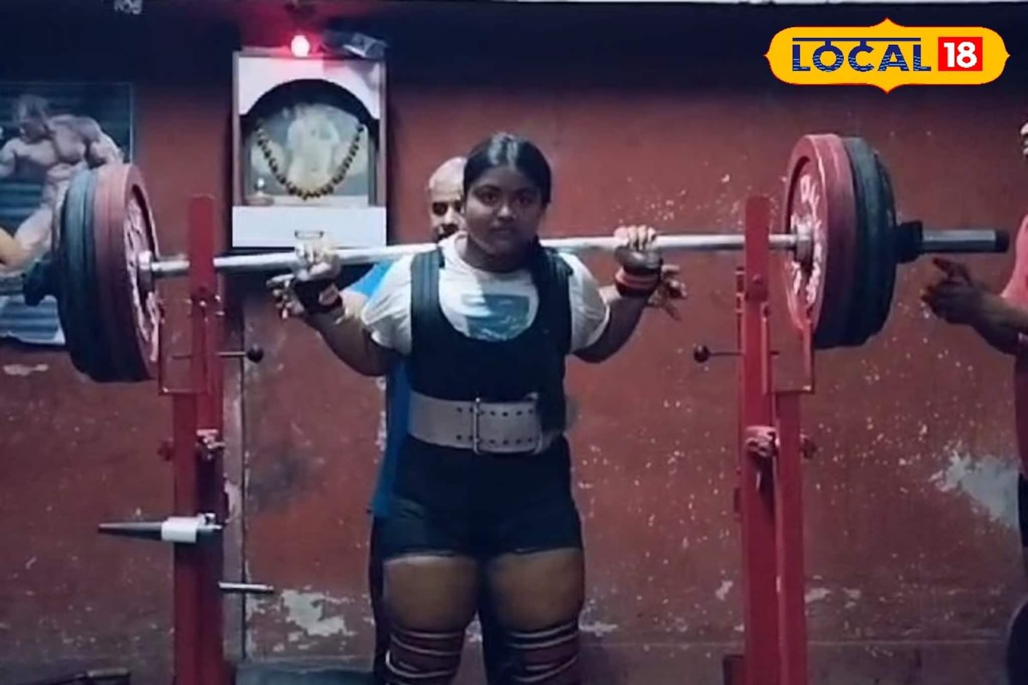 দেশের পাওয়ার লিফটিং খেলায় বাংলার গুরুত্বপূর্ণ অবদান! সাফল্যের পথ দেখাচ্ছে অভাবী পরিবার দেশের পাওয়ার লিফটিং খেলায় বাংলার গুরুত্বপূর্ণ অবদান! সাফল্যের পথ দেখাচ্ছে অভাবী পরিবার