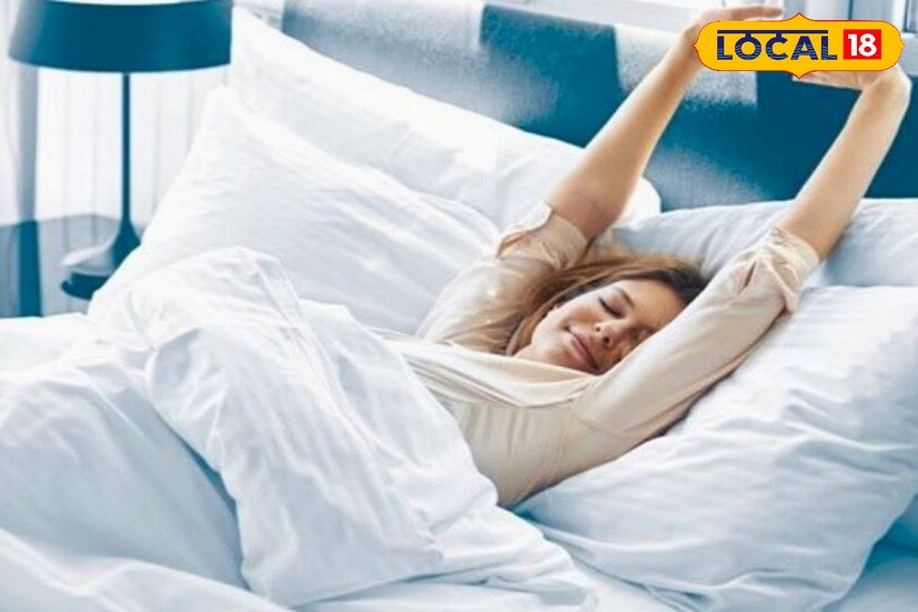 শরীরচর্চা মানেই অতিরিক্ত দৌড়াদৌড়ি করতে হবে বা জিমে গিয়ে ভারী ওজন তুলতে হবে, এমন নয়। এগুলির কোনওটা না করেও তরতাজা থাকা যায়। শীতের দিনের সবচেয়ে বড় সমস্যা হল আলসেমি।