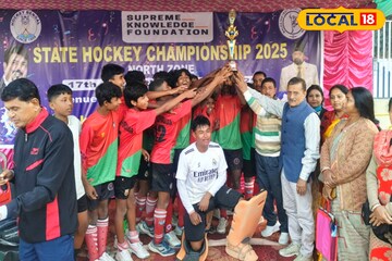 মালদহে হকি প্রতিযোগিতা! নর্থ জোনে চ্যাম্পিয়ন হয়ে রাজ্যস্তরে দুটি জেলার খেলোয়াড়রা