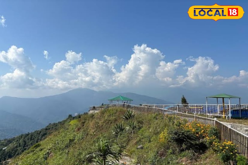  শীতের ছুটিতে বেড়াতে যাওয়া চাই-ই-চাই! কিন্তু গন্তব্য হতে হবে বাজেটের মধ্যে। রইল প্রকৃতির সবুজে মোড়া কিন্তু অফবিট জায়গার সন্ধান, এবং অবশ্যই পকেট ফ্রেন্ডলি! প্রথমেই বলতে হয় 'ভালুখোপ'-এর কথা। কালিম্পং শহর থেকে মাত্র দেড় কিলোমিটার দূরে এক শান্ত গ্রাম। কাঞ্চনজঙ্ঘা ও তিস্তা নদীর অপূর্ব দৃশ্য, সবুজ চা-বাগান আর নির্জন পরিবেশ... সব মিলিয়ে প্রকৃতিপ্রেমীদের জন্য আদর্শ আশ্রয়, শহরের কোলাহল থেকে দূরে, প্রকৃতির সঙ্গে দু'দণ্ড নিঃশব্দে সময় কাটানোর সুযোগ।