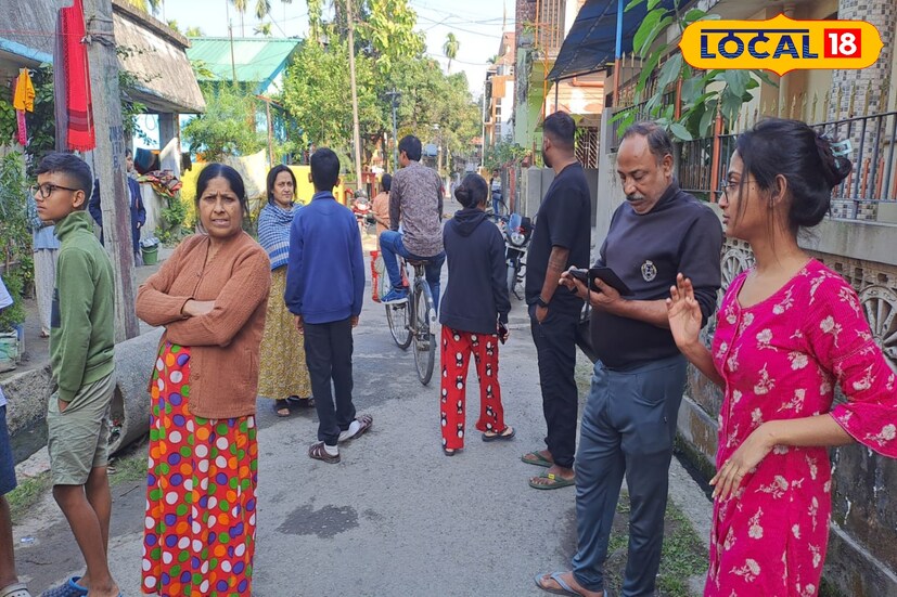 জলপাইগুড়িতে রহস্যময় অদ্ভুতুড়ে কান্ডে ভূতের আতঙ্ক! দিন-রাত রহস্যময় ভুতুড়ে কাণ্ডে আতঙ্ক ছড়াল জলপাইগুড়ি শহরে। নিউ সার্কুলার রোড এলাকায় অদৃশ্য কোনও শক্তির তাণ্ডবে কার্যত আতঙ্কিত সেখানকার বাসিন্দারা। 