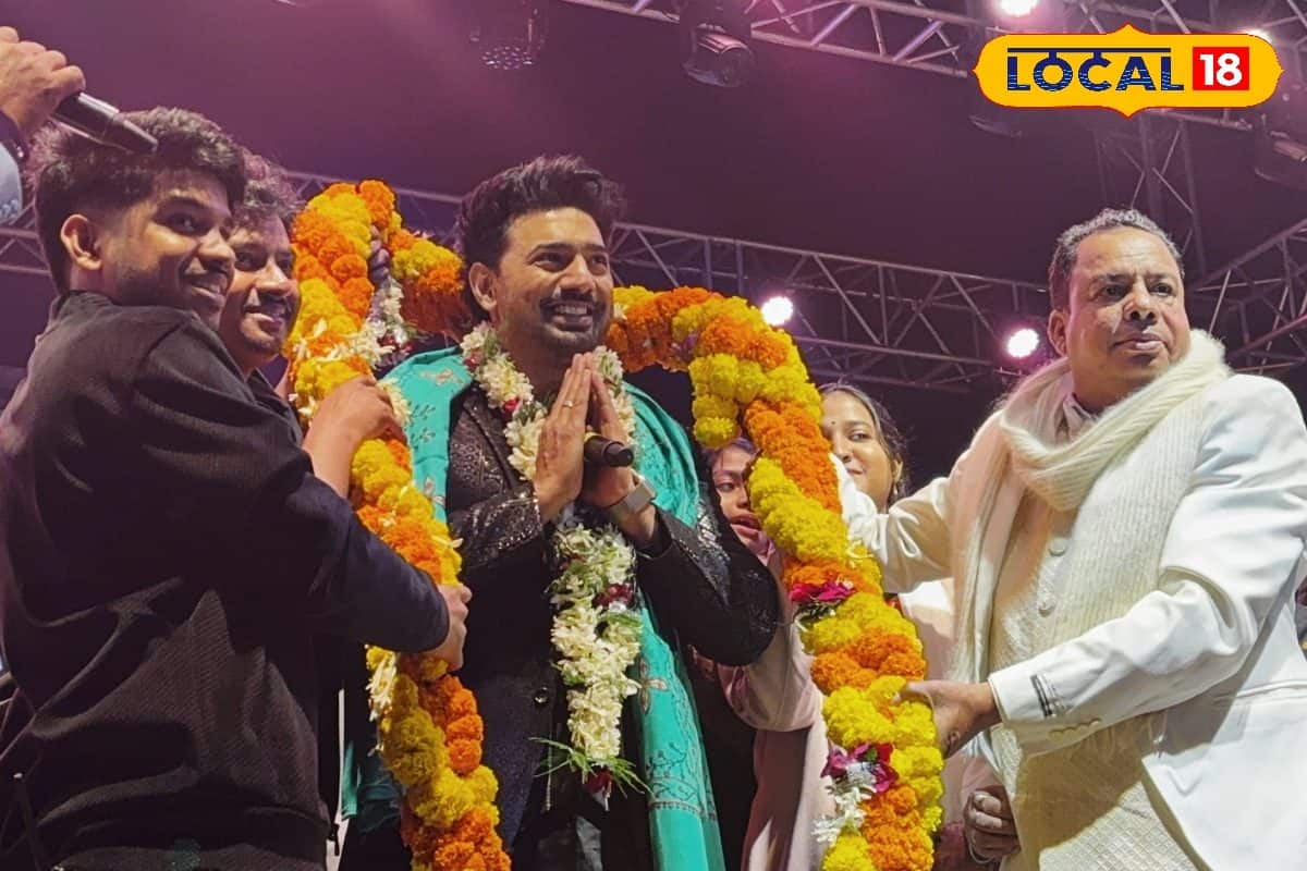 তারকা দেবকে সামনে পেয়ে আবেগে ভাসল আউশগ্রাম, শেষ দিনে জমজমাট দাতা লালন মিলন মেলা