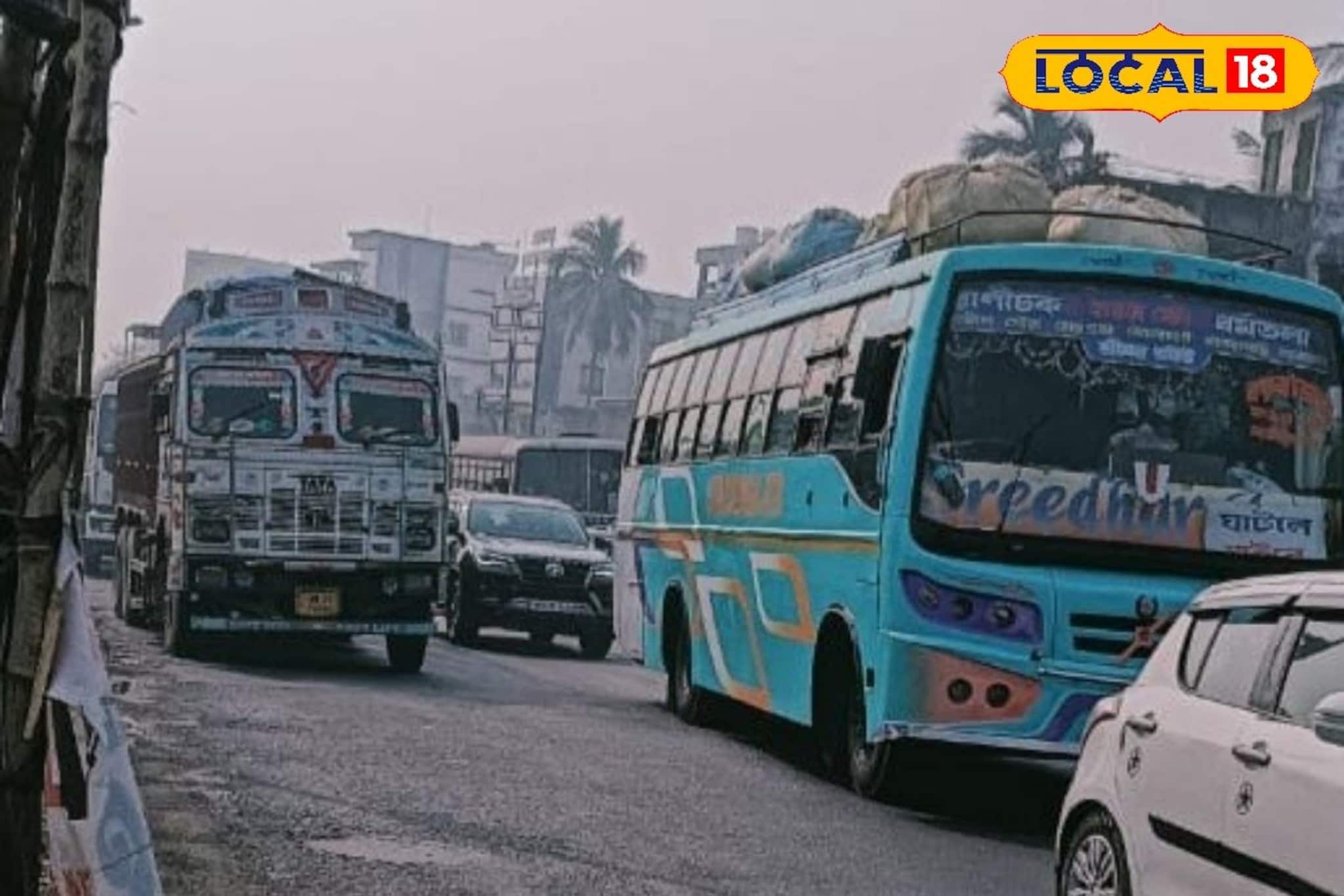 দাঁড়িয়ে থাকা পাথর বোঝাই ট্রাকের পিছনে ধাক্কা অন্য গাড়ির! হাওড়ায় মুহূর্তে প্রাণ গেল চালকের দাঁড়িয়ে থাকা পাথর বোঝাই ট্রাকের পিছনে ধাক্কা অন্য গাড়ির! হাওড়ায় মুহূর্তে প্রাণ গেল চালকের